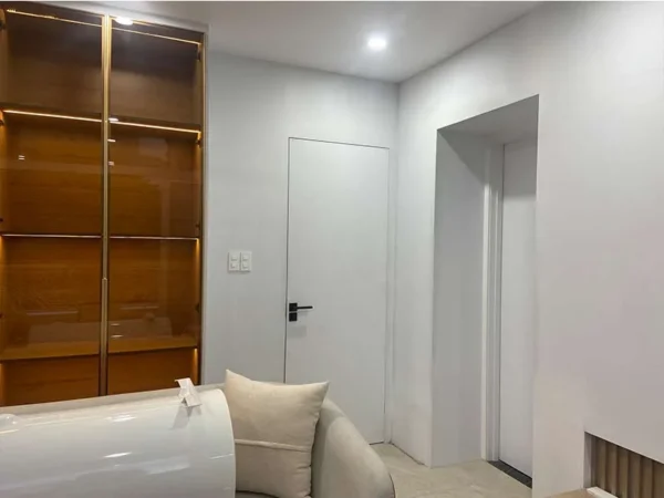 khuôn cửa bị ẩn trong tường
