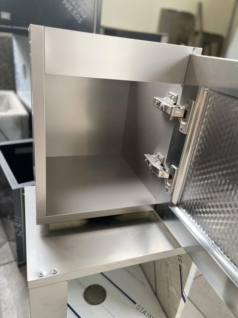 thi công tủ bếp inox
