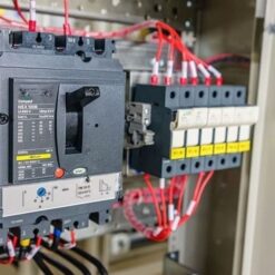 Aptomat - Các loại Aptomat phổ biến và cách chọn Aptomat 3 MCCB Aptomat khoi – Dong cong nghiep tai lon