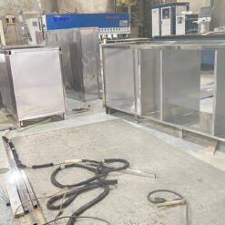 Tu bep inox 304 canh kinh gia bao nhieu